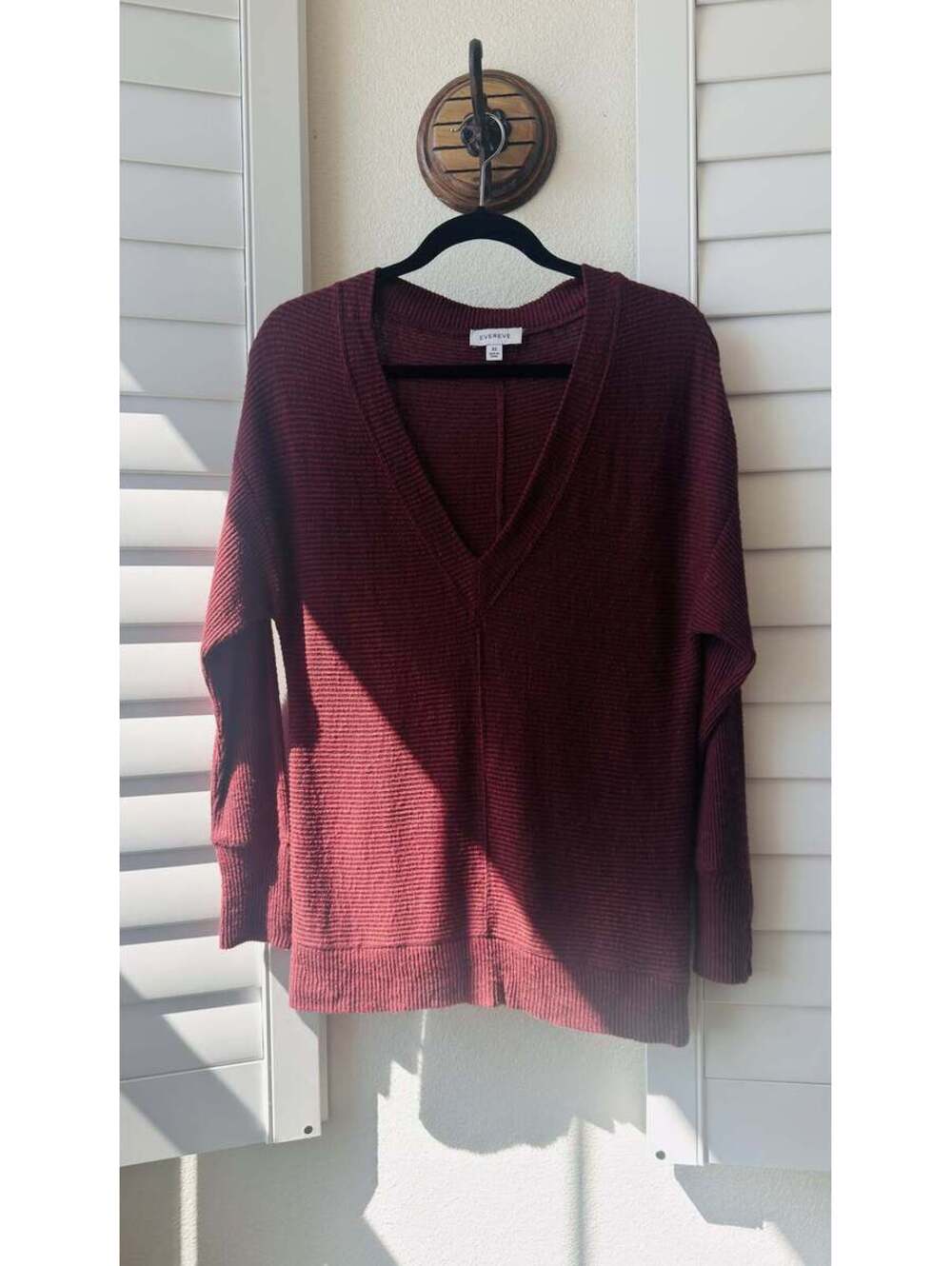 EVEREVE Burgundy Ribbed V-Neck Sweater Size XS